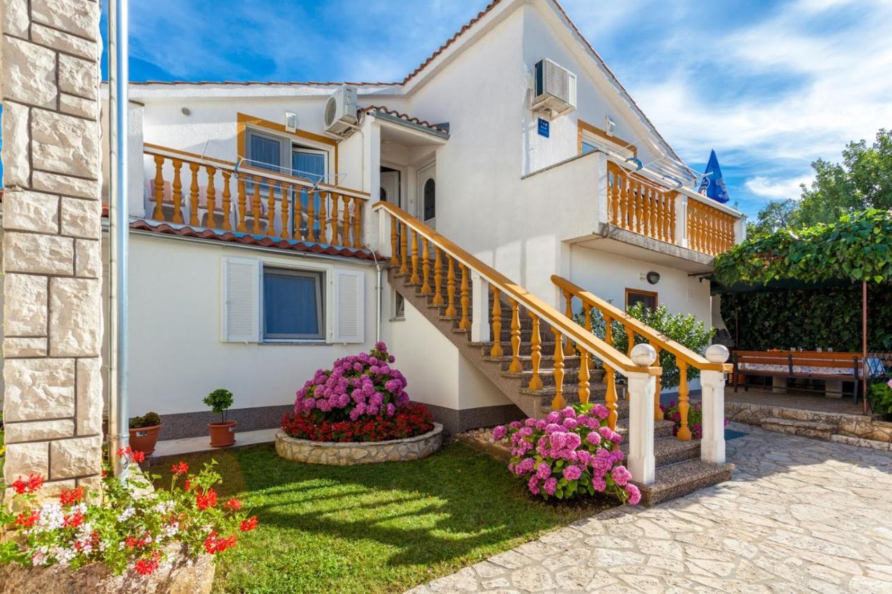 Apartman Luni Sa Bazenom - Malinska, Sveti Anton Sveti Anton  Exteriér fotografie