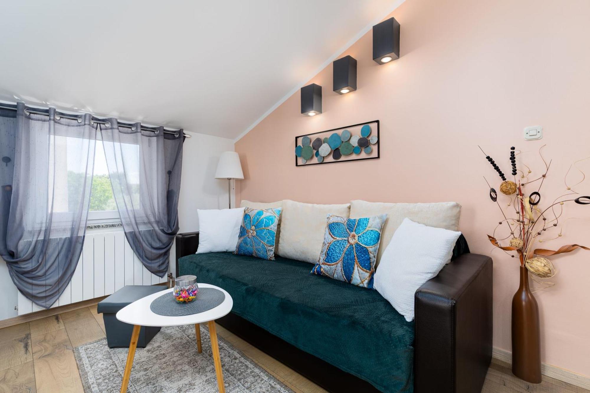Apartman Luni Sa Bazenom - Malinska, Sveti Anton Exteriér fotografie